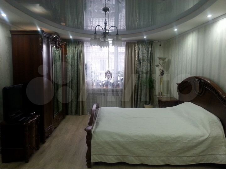 2-к. квартира, 60 м², 1/4 эт.