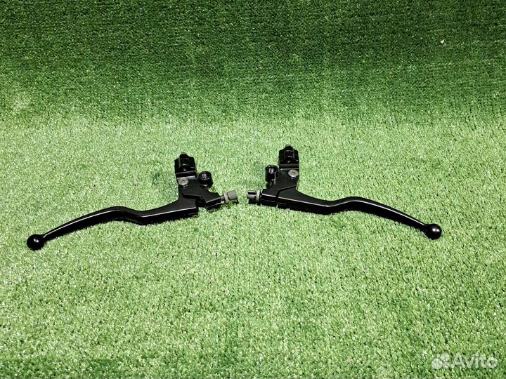 Ручки сцепления и тормоза на мотоцикл