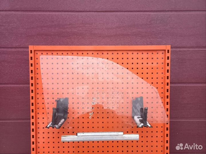 Стекло Mercedes Benz 202