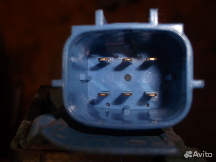 Моторчик стеклоподъемника задний правый