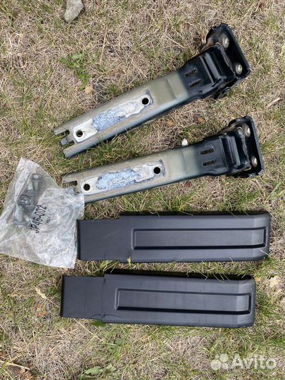 Петли калитки задние и накладки Jeep Wrangler JK