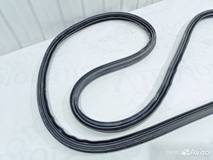 Уплотнитель крышки багажника Kia Seltos SP2 2020