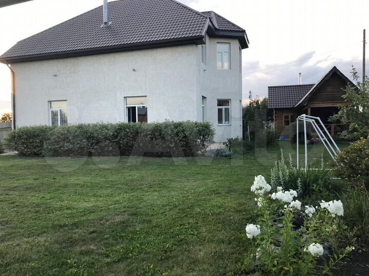 Коттедж 265 м² на участке 12 сот.