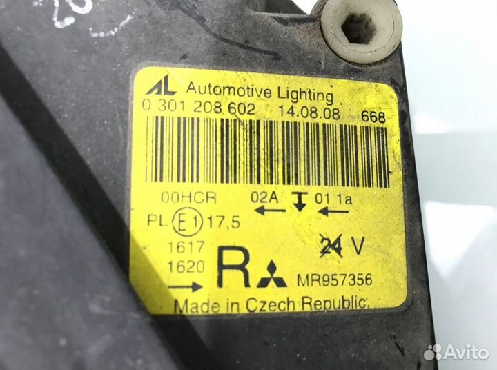 Фара правая Mitsubishi Colt 1.5 CDI 2008