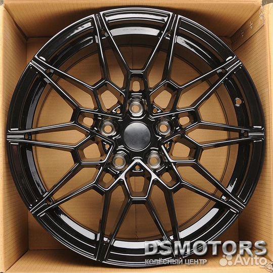 Диски Y1027 8/18 5x120 ET30 d72.56 black