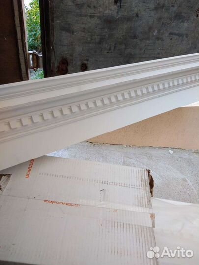 Карнизы потолочные из полиуретана