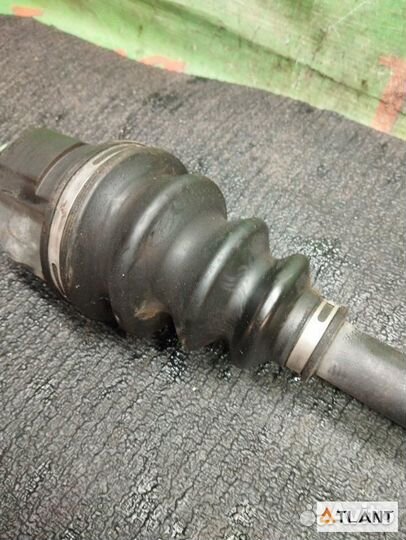 Привод передний правый toyota aqua