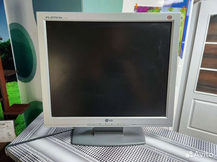 Монитор LG l1715s