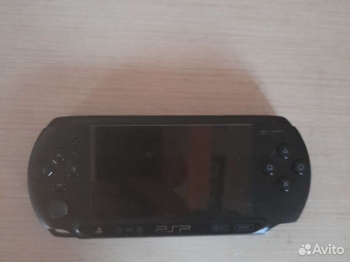 Sony PSP Slim в идеальном состоянии 22 игры