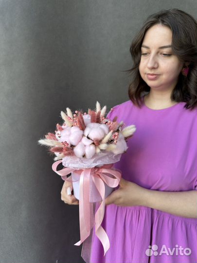 Цветы в шляпной коробке