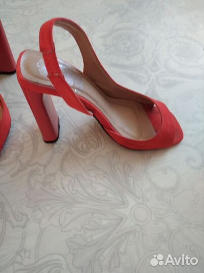 Босоножки женские 35 размер