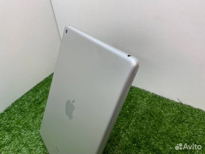 Планшет Apple iPad (2018)