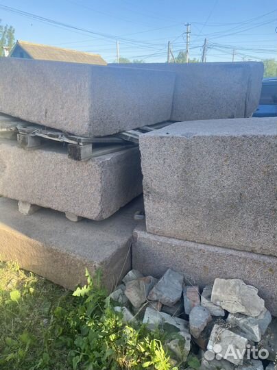 Гранитные блоки