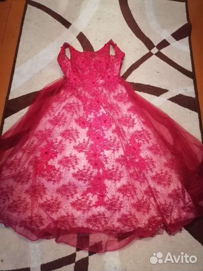 Вечернее платье