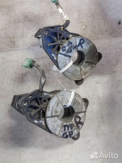 Моторчик складывания зеркала правый VW Туарег GP