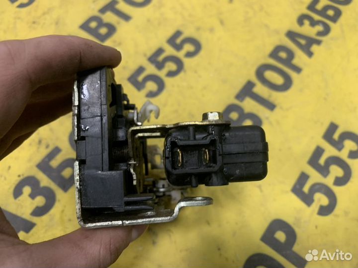 Замок двери передней правой Renault Logan 1