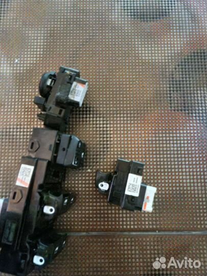 Кнопка стеклоподъемника солярис