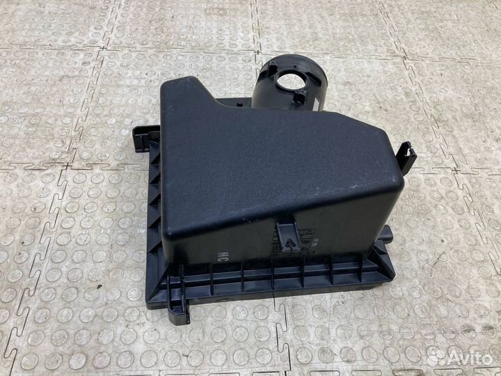 Крышка корпуса воздушного фильтра Toyota Camry