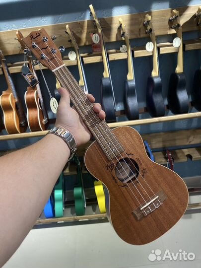 Flight DUC323 EQ укулеле