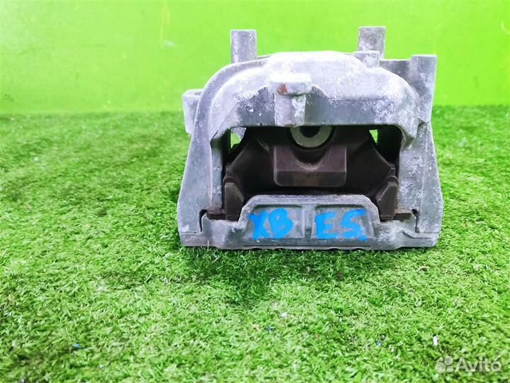 Опора (подушка) двигателя правая volkswagen Caddy