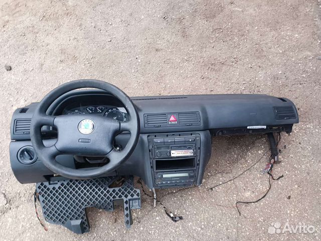 Передняя панель Шкода Октавия тур