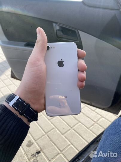 iPhone 8, 64 ГБ