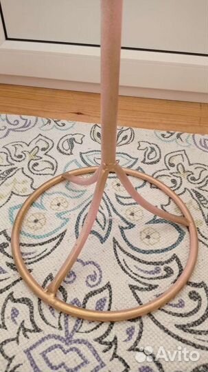 Вешалка декоративная