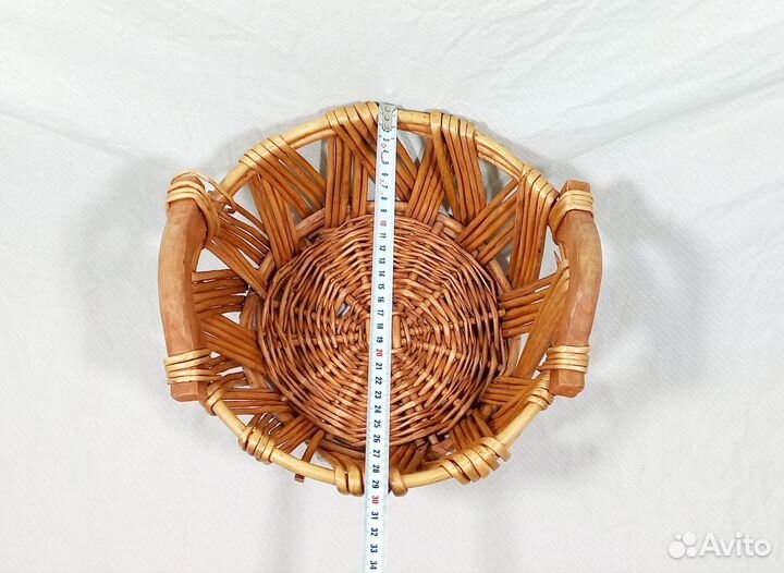 Корзина плетеная для фруктов. Новая
