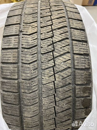 Bridgestone Blizzak Ice 215/55 R16 93S