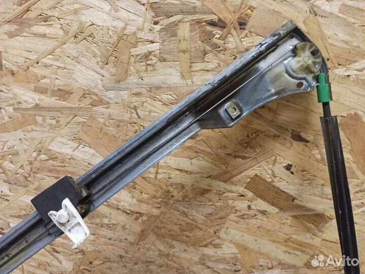 Подъемник передний правый электро Renault Symbol