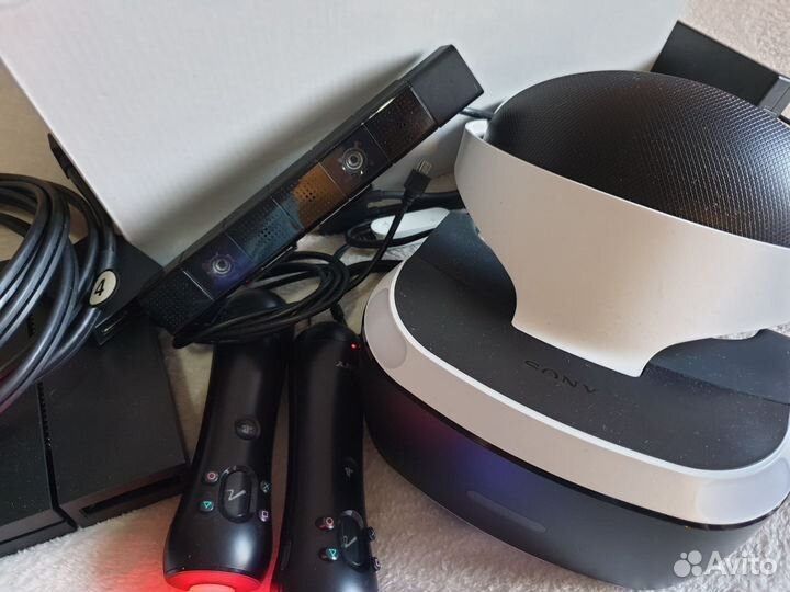 Sony PlayStation VR + PS Moves + Camera