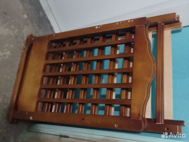 Детская кроватка