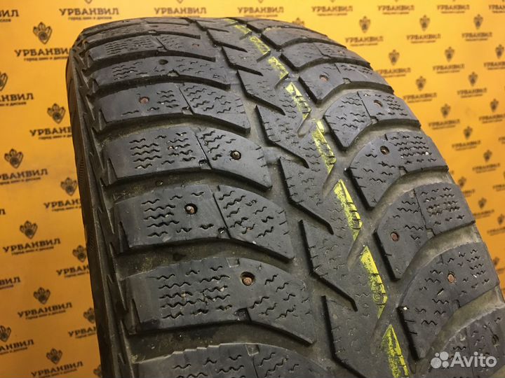 Bridgestone Ice Cruiser 5000 215/55 R16 93T