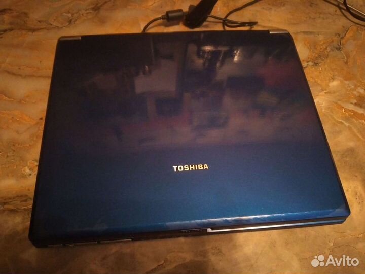 Уже винтажный ноутбук Toshiba
