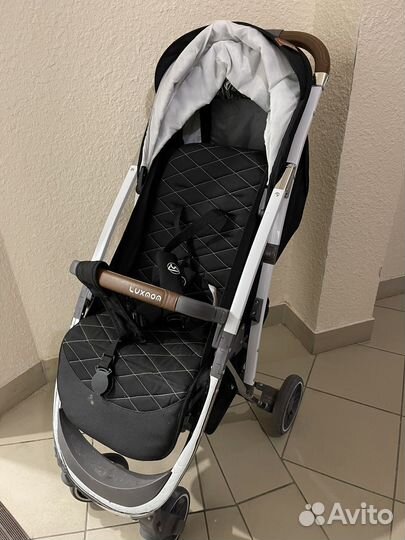 Прогулочная коляска Luxmom