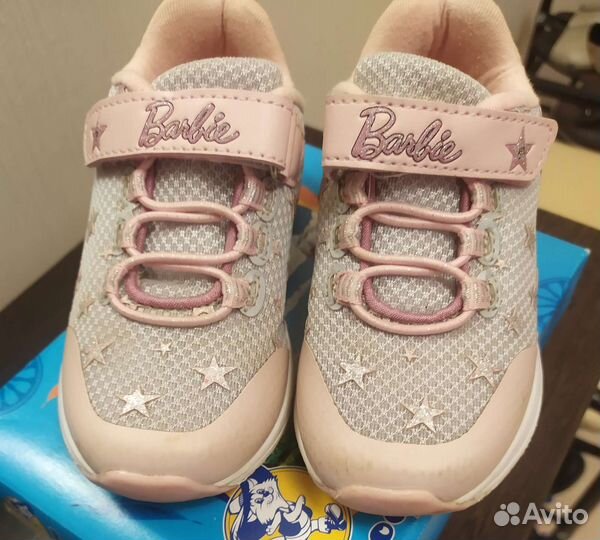 Кроссовки для девочки