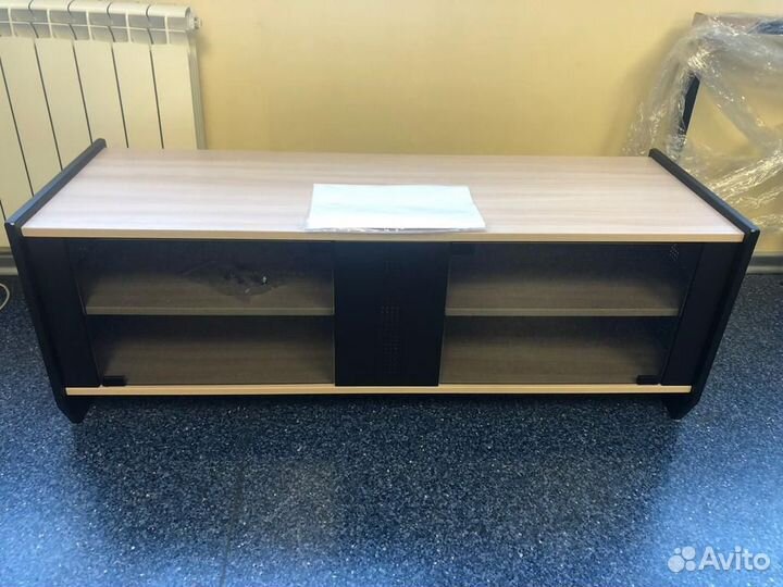 Тумба для ЖК- телевизоров