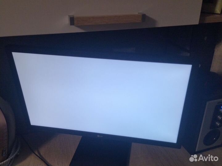 Монитор LG 22мр400а