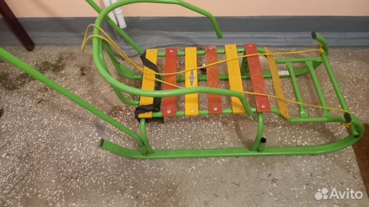 Детские санки с ручкой новые
