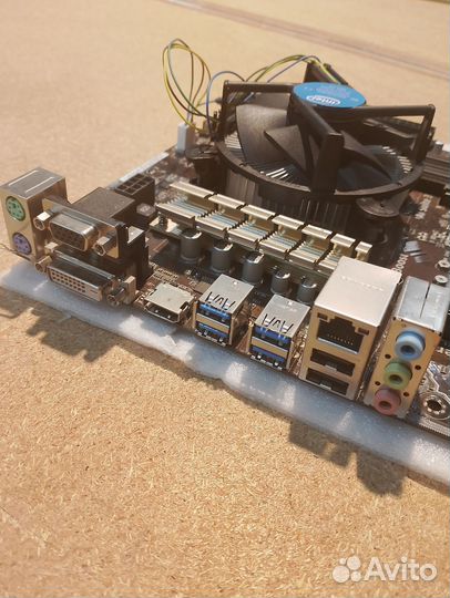 Материнская плата с процессором