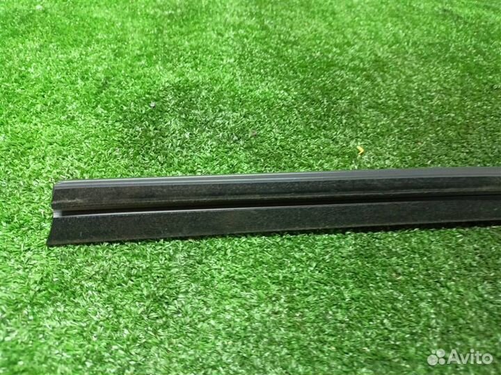 Уплотнитель (внутри) Volvo XC90 2002