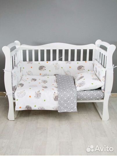 Комплект в детскую кроватку + бортики