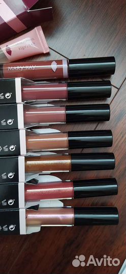 Помада и блеск для губ
