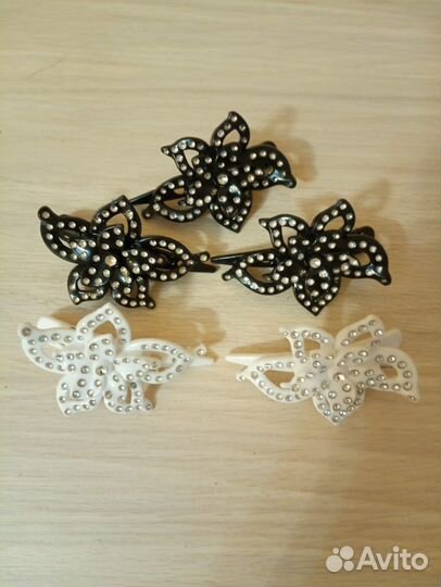 Заколка для волос со стразами