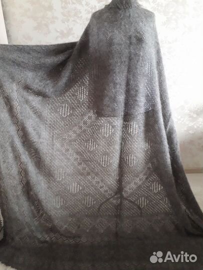 Пуховый платок шаль