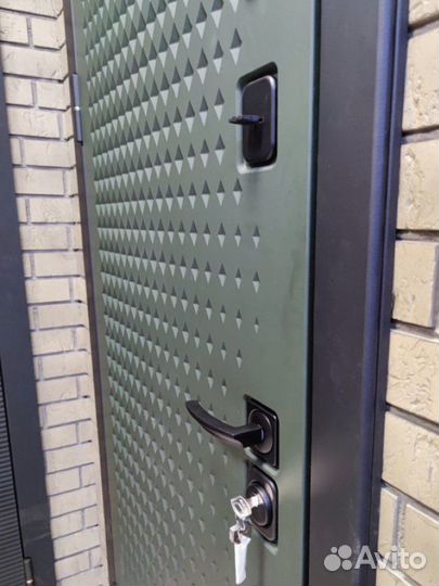 Дверь с зеркалом