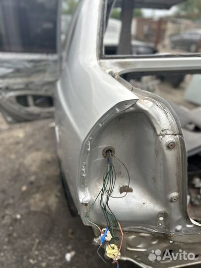 Задняя Левая четверть Хендай Акцент