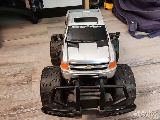 Джип на радиоуправлении