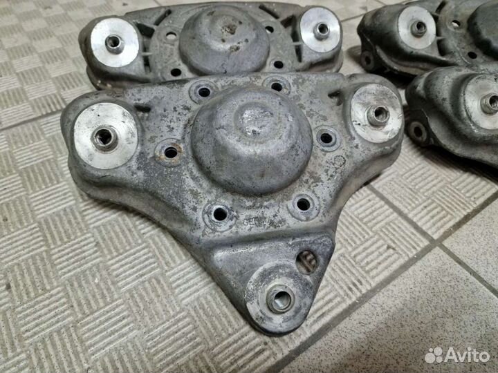 Опора переднего амортизатора Ауди А6 С5, А4 Б5, VW