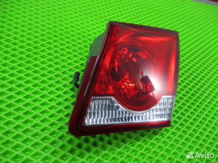 Фонарь задний внутренний правый Chevrolet Cruze 1